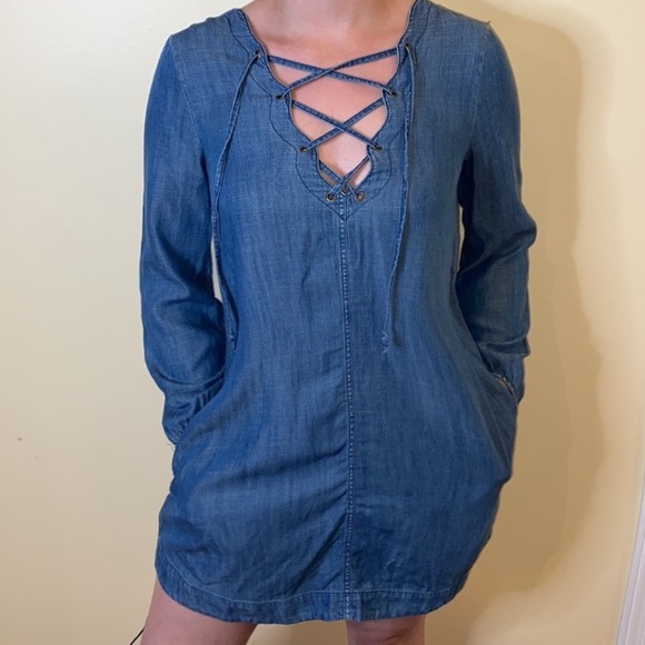 LIKENEW AE denim dress w pockets + lace up - Picture 2 of 7